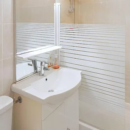 Apartment T2 Climatise A La Faviere Avec Parking, Loggia Et Proche Plages - Fr-1-610-99